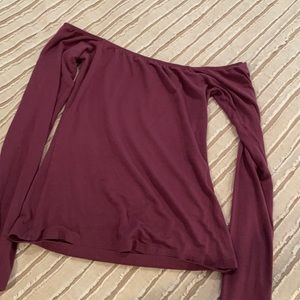 Off the shoulder long sleeve shirt. Size small
